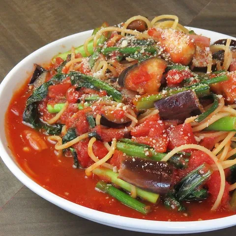 【ボリューム満点★】野菜がたっぷり入ったトマトパスタ